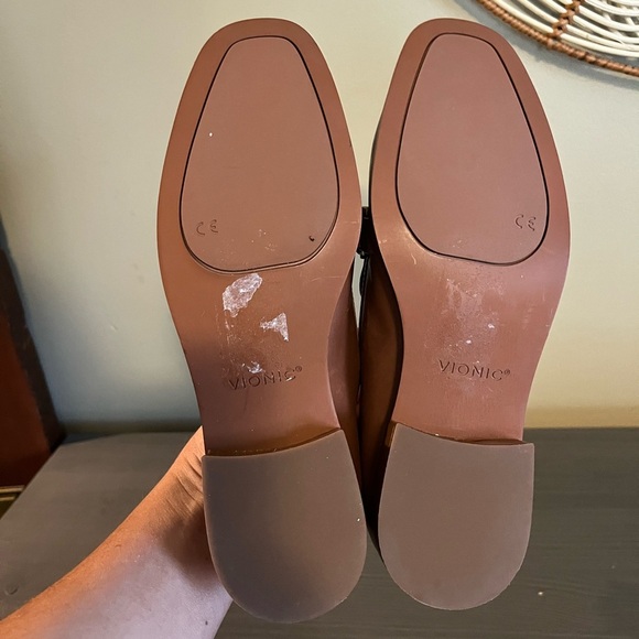 VIONIC Mizelle Chain Loafers NWOB - Picture 9 of 9